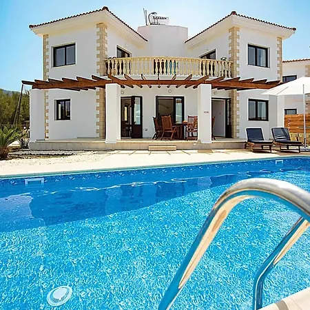 Cleopatra Beach Pomósz